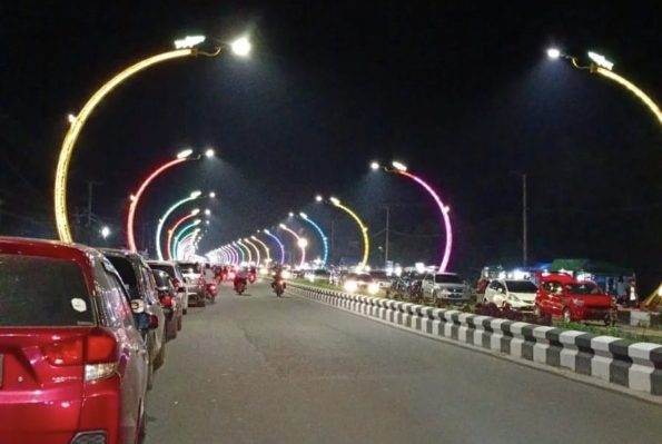 Lampu penerangan di kawasan Terowongan Nur Mentaya yang sempat warna warni diubah kembali ke warna asalnya