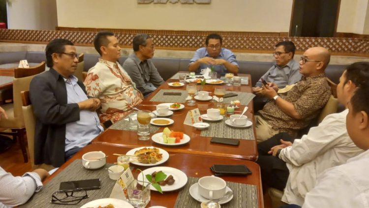 Pengurus Harian SMSI Pusat Buka Puasa Bersama