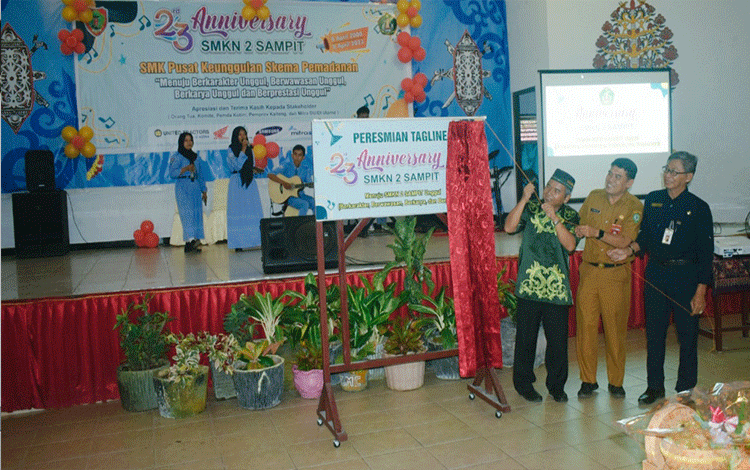 SMKN 2 Sampit Resmikan Tagline Baru
