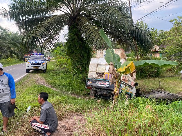 Kecelakaan Beruntun Libatkan Tiga Kendaraan di Bengkuang Makmur