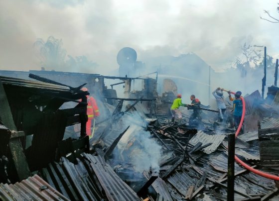 Puing puing rumah warga yang terbakar di Jalan Muchran Ali Komplek Simpang Tiga Baamang Rabu 5 April 2023