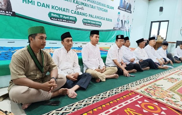 Silaturahmi dan buka puasa bersama jajaran Himpunan Mahasiswa Islam serta Korp HMI Wati Kota Palangka Raya Rabu 19 April 2023