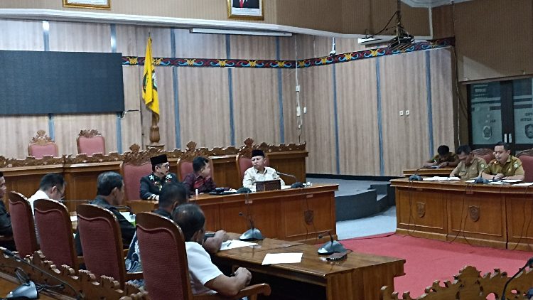 DPRD Minta Pemkab Kotim Alokasikan Anggaran Bimtek Aparatur Desa