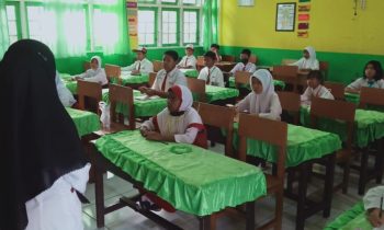 Suasana kegiatan belajar mengajar di salah satu sekolah di Kotim.