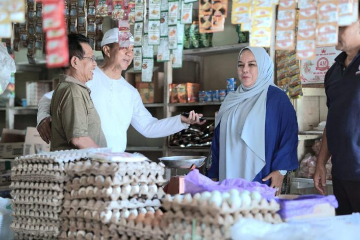 Faridawaty Darland Atjeh Pantau Ketersediaan Bahan Pokok di Gunung Mas