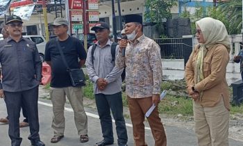 Wakil Ketua I DPRD Kotim Rudianur dua dari kanan 1