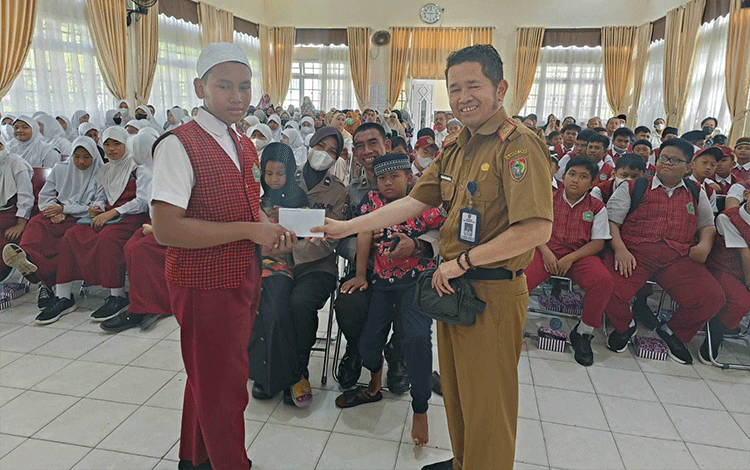 117 Pelajar MIN Palangka Raya Ujian Praktek Pengamalan Ibadah