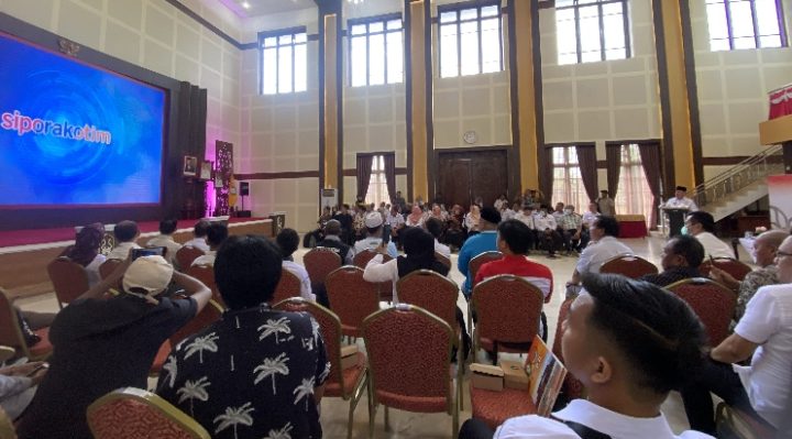 Bupati Kotim Halikinnor saat meluncurkan Aplikasi Siporakotim, Rabu, 31 Mei 2023.