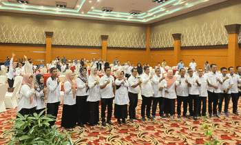 Foto bersama dengan para peserta bimbingan OSS.