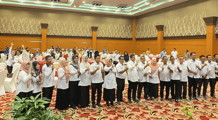 Foto bersama dengan para peserta bimbingan OSS.