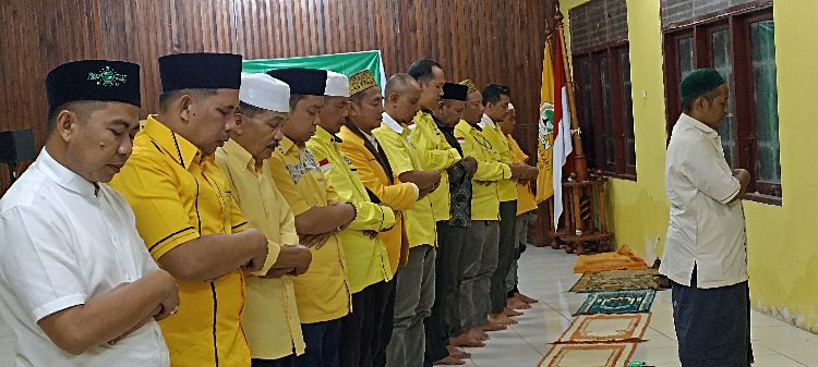 Golkar Kotim Tunaikan Salat Hajat Sebelum Serahkan Berkas Bacaleg