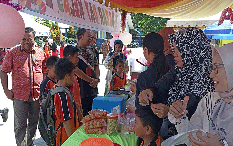 Meriah! Gebyar P5 SDN 3 Mentawa Baru Hulu