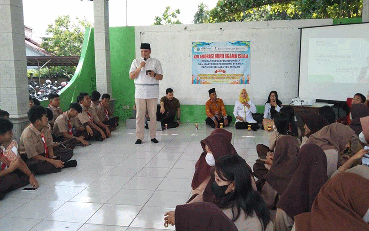 Kolaborasi MES Kalteng Kenalkan Pasar Modal Syariah ke Siswa SMAN 2 Kasongan