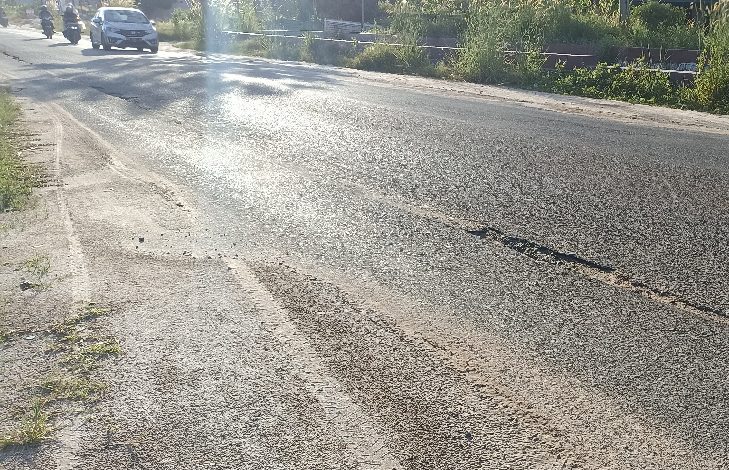 Dinas Terkait Diminta Segera Tangani Jalan Berlubang di Sampit