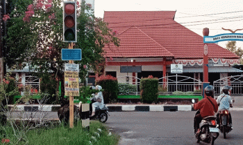 Lampu lalu lintas di Simpang Tiga Perpustakaan Daerah tidak berfungsi, Rabu, 17 Mei 2023.