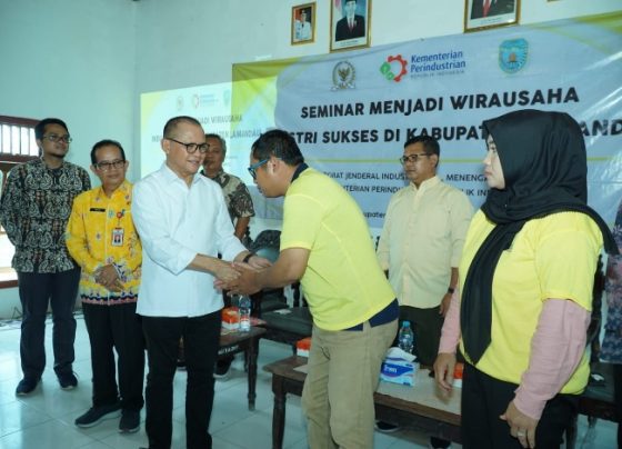 Mukhtarudin dalam acara Seminar Wirausaha Industri Sukses di Kabupaten Lamandau Kalimantan Tengah, Sabtu 27 Mei 2023.