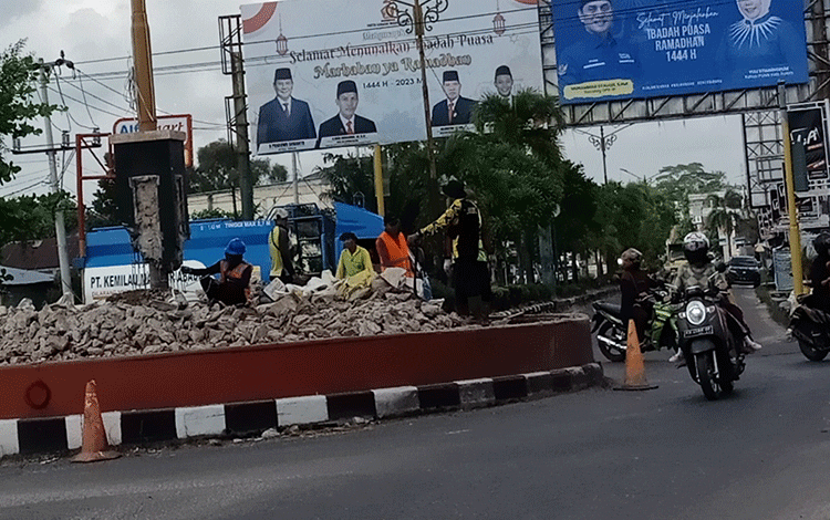 Pembongkaran Bundaran Tidar untuk Memperlancar Lalu Lintas