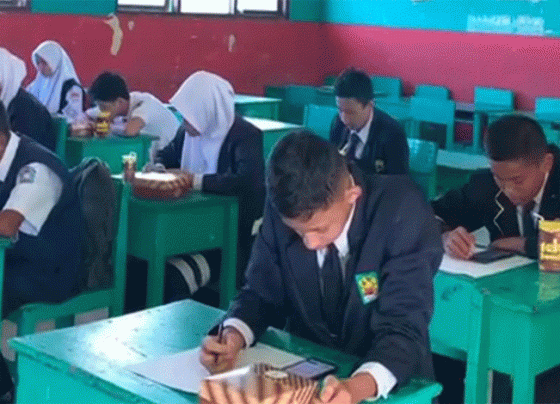 Pelaksanaan hari pertama OSN SMP Tingkat Kabupaten Kotim di SMPN 9 Sampit, Selasa, 16 Mei 2023.