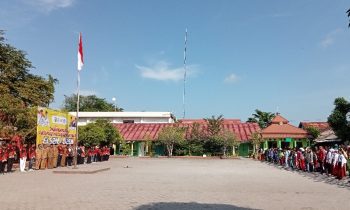 Pembukaan O2SN dan FLS2N tingkat sekolah dasar Kabupaten Kotawaringin Timur Tahun 2023, di SDN 3 Mentawa Baru Hulu, Senin 29 Mei 2023.