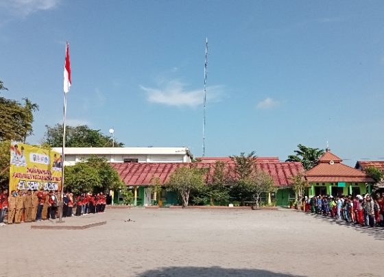 Pembukaan O2SN dan FLS2N tingkat sekolah dasar Kabupaten Kotawaringin Timur Tahun 2023, di SDN 3 Mentawa Baru Hulu, Senin 29 Mei 2023.