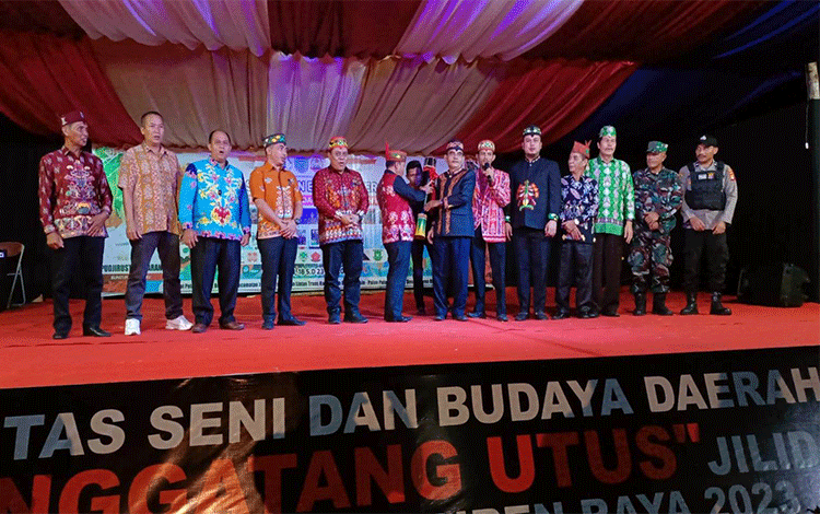 Kedamangan Jabiren Raya Gelar Pentas Seni dan Budaya Manggatang Utus