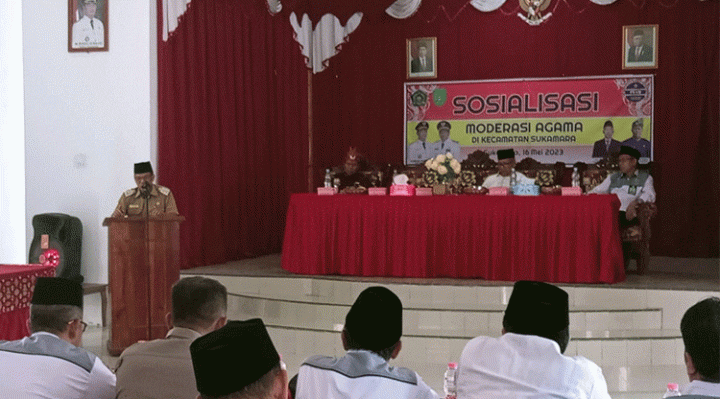 Pembukaan kegiatan moderasi beragama di aula kantor Desa Natai Sedawak Sukamara, Selasa, 16 Mei 2023.