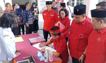 Pengumpulan berkas Bacaleg PDIP Kotim di KPU Kotim Jalan HM Arsyad Sampit, Kamis, 11 Mei 2023