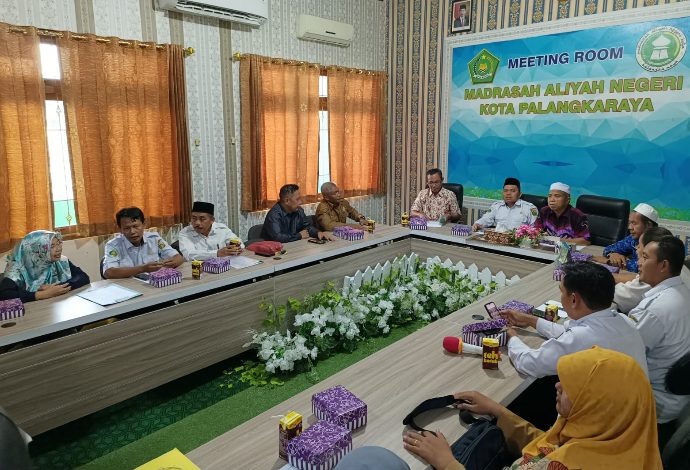 Komite dan Jajaran MAN Kota Palangka Raya Berkomitmen Tingkatkan Sinergitas
