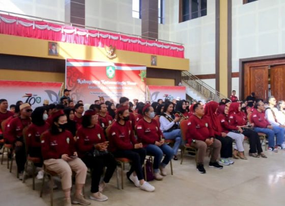 Peserta Festival Budaya Isen Mulang saat pelepasan kontingen, di aula rumah jabatan bupati Kotim, Minggu, 21 Mei 2023.