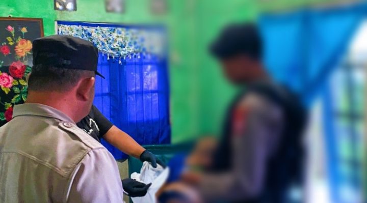 Petugas mendatangi TKP ditemukannya korban di Jalan Hiu Putih VII Palangka Raya, Rabu sore, 3 Mei 2023.