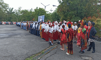 Siswa di Kotim mengikuti sebuah apel di halaman Disdik Kotim, Jalan Jenderal Sudirman, Sampit, Selasa, 2 Mei 2023.