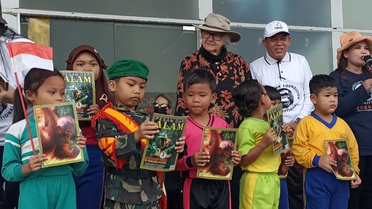 Selamatkan Orangutan! Disdik Kotim Bersama OFI Tanamkan Hal ini pada Siswa