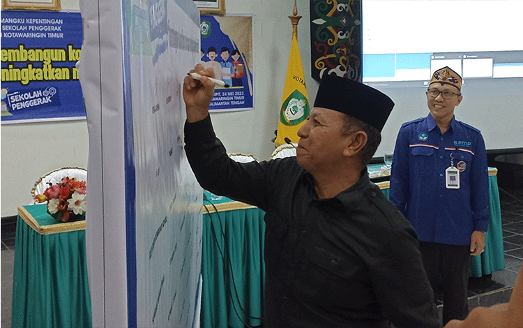 Dewan Menandatangani Komitmen Bersama Tingkatkan Mutu Pendidikan Kotim