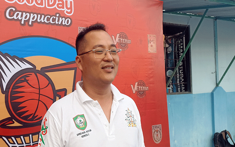 Legislator Bakal Perjuangkan Lapangan Basket untuk Umum di Kotim