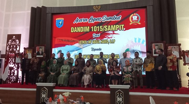 Bupati Kotim Halikinnor bersama jajaran Forkompimda saat foto bersama pisah sambut Dandim 1015 Sampit, Rabu malam, 15 Juni 2023.