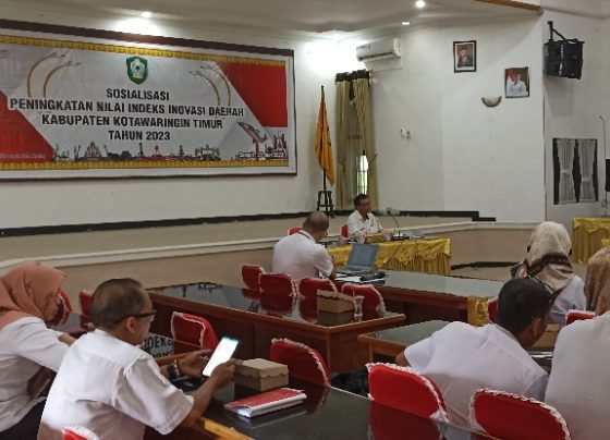 Bupati Kotim Halikinnor dan jajaran bersama dengan KPK RI dalam Bimtek Program Desa Antikorupsi, di Desa Bagendang Hilir, Rabu, 21 Juni 2023. 1