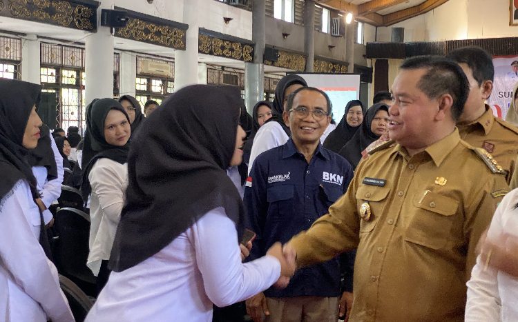 Serahkan SK Pengangkatan P3K, Halikinnor Ingin Semua Semakin Baik
