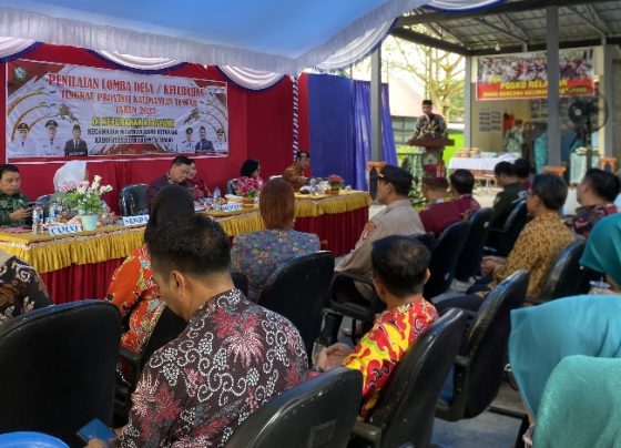 Camat MB Ketapang Eddy Hidayat saat sambutan di acara penilaian lomba desakelurahan tingkat Provinsi Kalteng, di Kelurahan Ketapang.