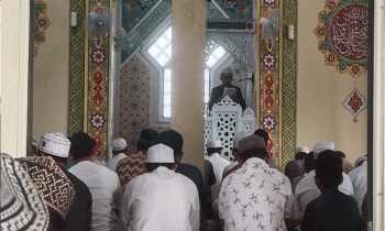 Kepala Kementerian Agama Katingan H Hasan Basri saat khutbah salat Idul Adha di Masjid At Taawun Kasongan, Kamis, 29 Juni 2023.