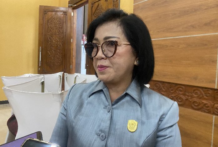 Rinie Menilai Sepeda Motor Karya Siswa SMKN 1 Cempaga Tak Kalah dengan Motor Listrik Impor