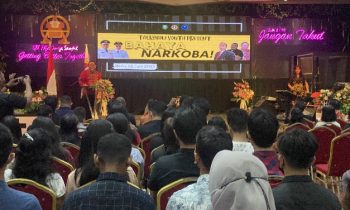 Ketua Panitia Admadi Sastra saat sambutan sosialisasi bahaya narkoba Gereja Bethel Tebernakel Alfa Omega, Rabu, 28 Juni 2023.