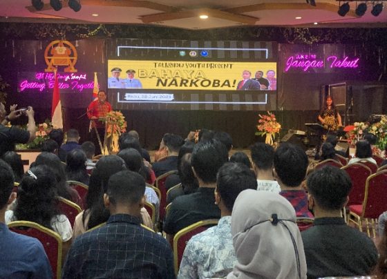 Ketua Panitia Admadi Sastra saat sambutan sosialisasi bahaya narkoba Gereja Bethel Tebernakel Alfa Omega, Rabu, 28 Juni 2023.