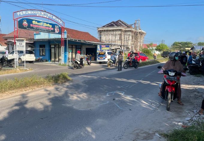 Tabrak Truk Belok, Pengendara Sepeda Motor Tewas di Tempat