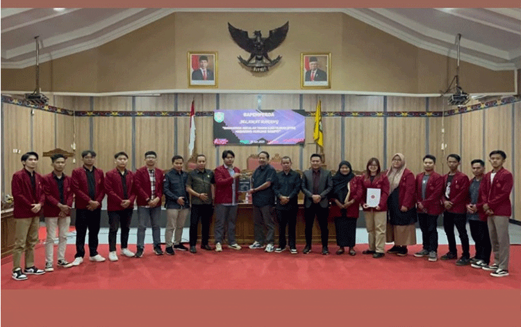 Bapemperda DPRD Kotim Apresiasi 2 Naskah Akademis Mahasiswa STIH Habaring Hurung