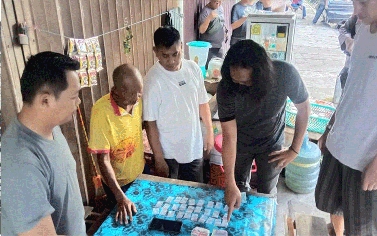 Astagfirullah! Juru Parkir Kakek 70 Tahun ini Nyambi Jualan Sabu