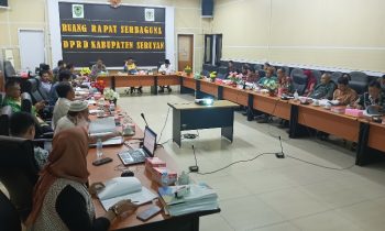 Pembahasan dua Raperda Inisiatif DPRD Seruyan berlangsung di ruang rapat serbaguna DPRD Seruyan.