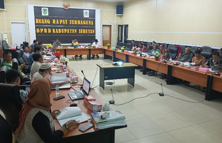 DPRD dan Pemkab Seruyan Bahas Dua Raperda Inisiatif