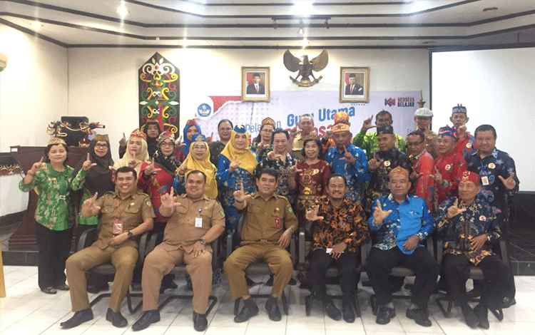Sekolah Kesulitan Mencari Guru Bahasa Sampit