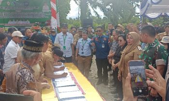 Penandatanganan MoU PT RMU dengan pemerintah desa se Kecamatan Seranau, Selasa, 20 Juni 2023.