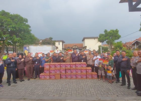 Peserta Didik Sespimmen 63 Pokjar 9 di Kota Cimahi bersiap akan melaksanakan bakti sosial.